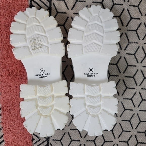 SO ME WHITE LACE UP PLATFORM OXFORDS, SZ 8 - Picture 7 of 11